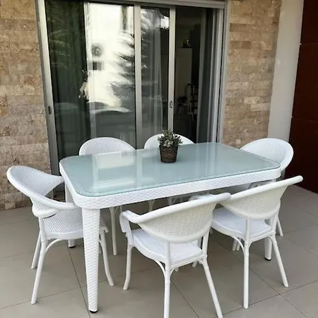Villa Cesme'de Havuzlu Evde Konaklayin Cesme