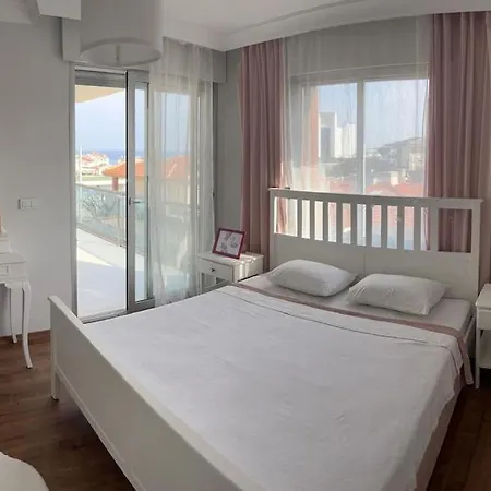 Villa Cesme'de Havuzlu Evde Konaklayin Cesme