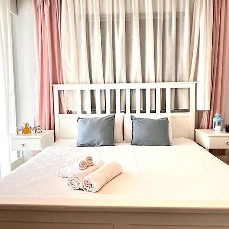 Cesme'de Havuzlu Evde Konaklayin * Cesme