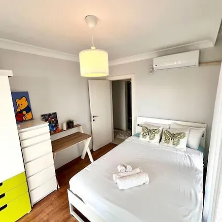 Villa Cesme'de Havuzlu Evde Konaklayin Cesme