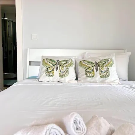 Cesme'de Havuzlu Evde Konaklayin * Cesme