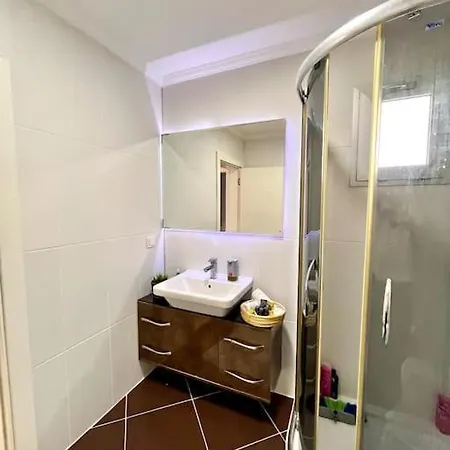 Cesme'de Havuzlu Evde Konaklayin Villa Cesme