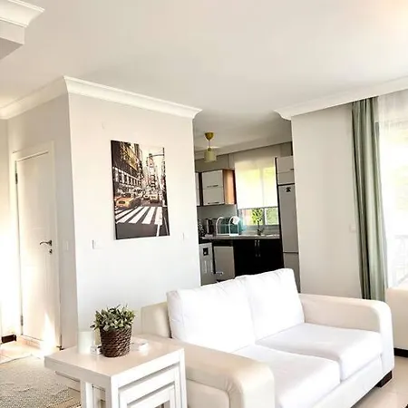 Villa Cesme'de Havuzlu Evde Konaklayin Cesme