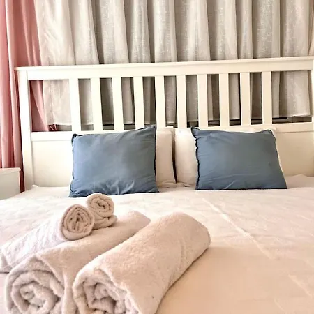Villa Cesme'de Havuzlu Evde Konaklayin